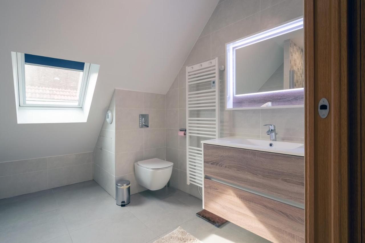 La Villa Lombardi En Champagne, Avec Piscine Privee Et Jacuzzi Les Riceys Luaran gambar