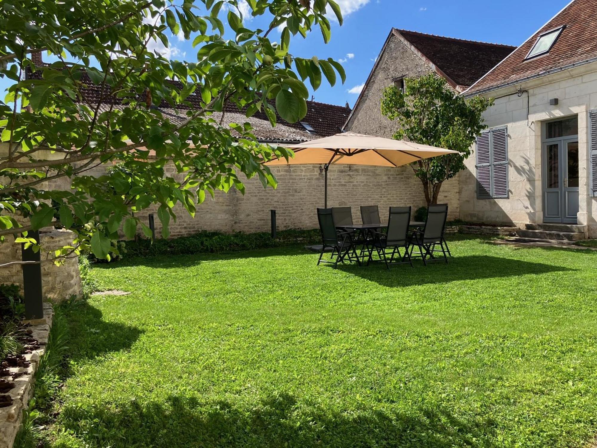 La Villa Lombardi En Champagne, Avec Piscine Privee Et Jacuzzi Les Riceys Luaran gambar