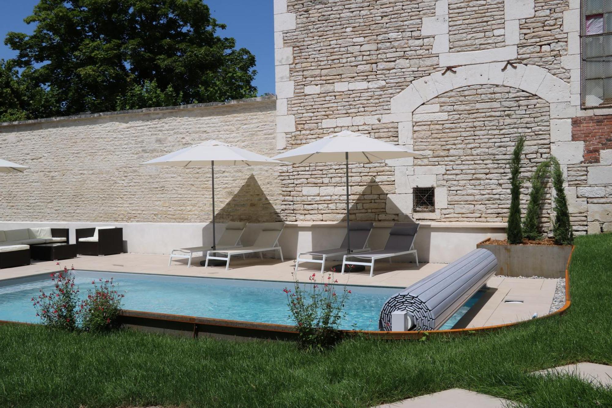 La Villa Lombardi En Champagne, Avec Piscine Privee Et Jacuzzi Les Riceys Luaran gambar