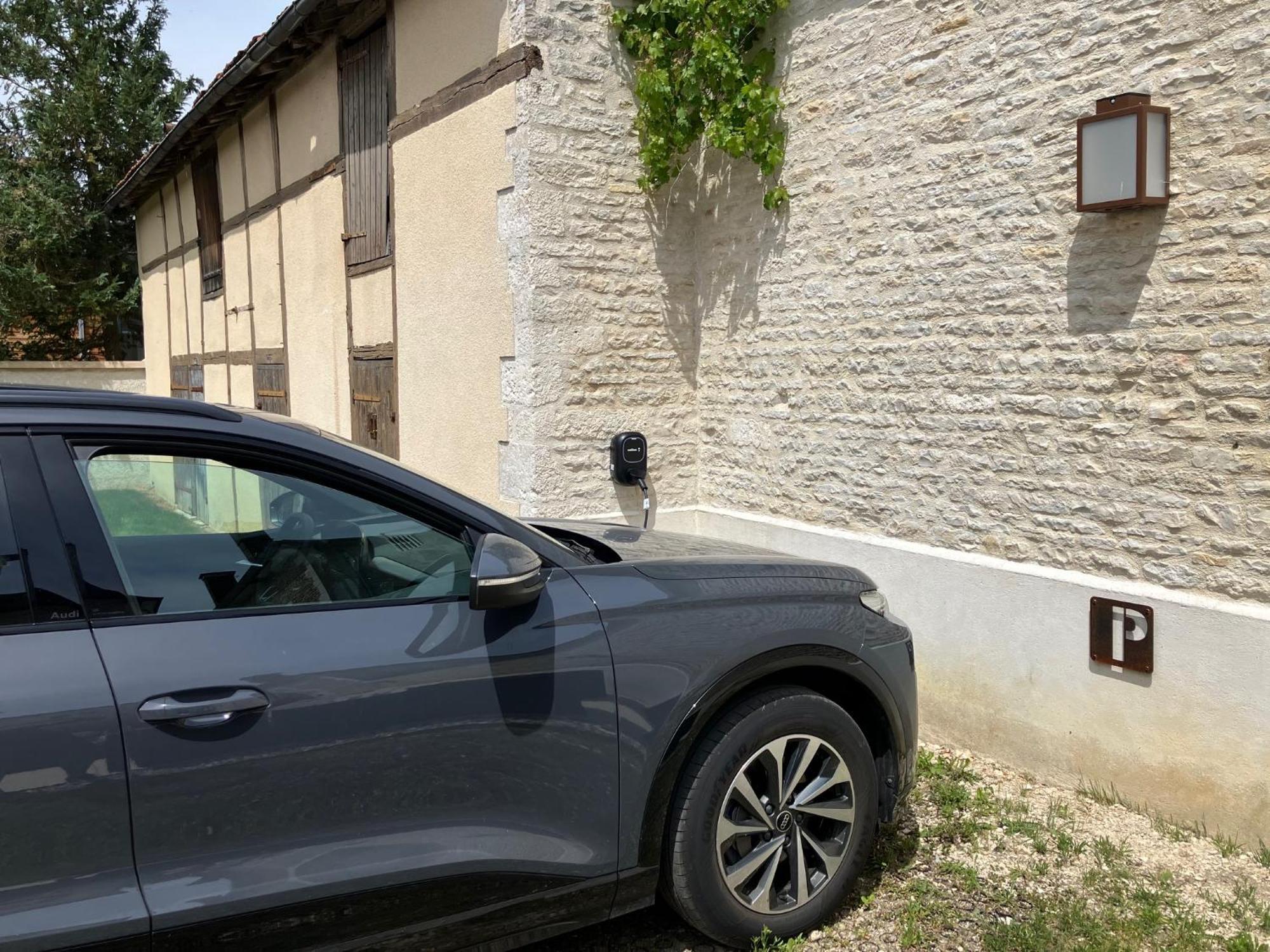 La Villa Lombardi En Champagne, Avec Piscine Privee Et Jacuzzi Les Riceys Luaran gambar